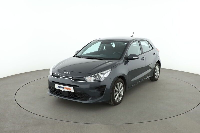 Grau Gebraucht 2023 Kia Rio Vision Limousine | 15.800 € (Fairer Preis) - Bild 1/4
