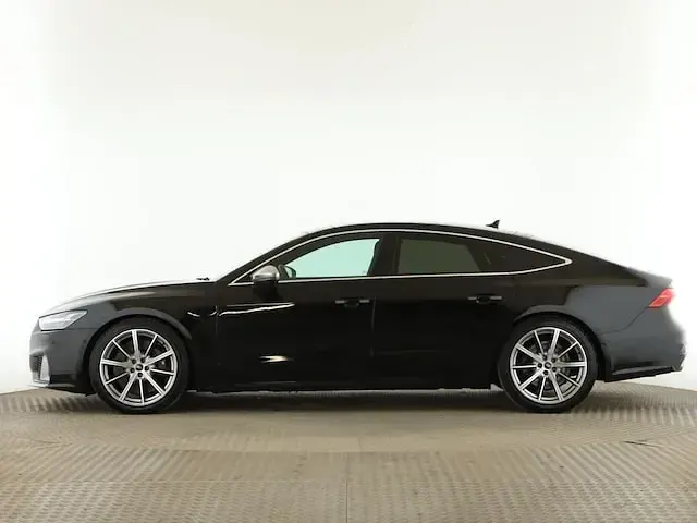 Gebraucht Audi S7 Sportback Sport 344 PS (253 kW) 2023 Mythosschwarz metallic Kleinwagen