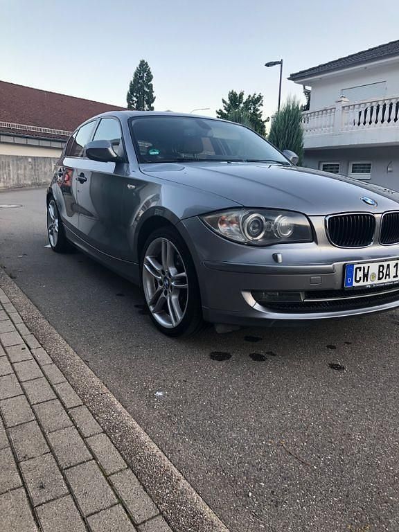 Gebraucht BMW 120 Sport Line 177 PS (130 kW) 2010 Grau Kleinwagen