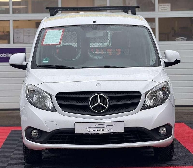 Gebraucht Mercedes Citan 111 110 PS (80 kW) 2018 Weiß Van / Kleinbus