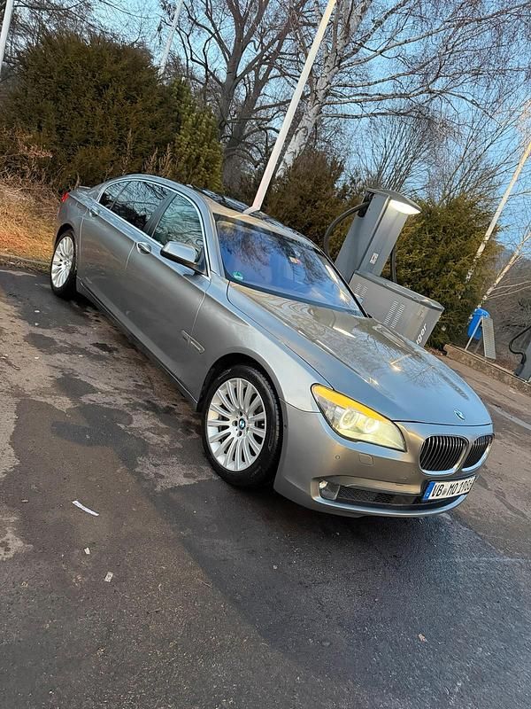 Gebraucht BMW 730L 245 PS (180 kW) 2012 Grau Limousine