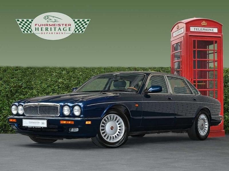 Sapphire metallic Gebraucht 1995 Jaguar XJ12 Limousine | 31.880 € - Bild 1/4