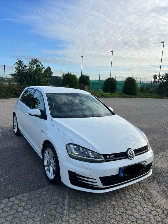 Schwarz Gebraucht 2016 VW Golf VII GTD Limousine | 14.990 € (Fairer Preis) - Bild 1/4