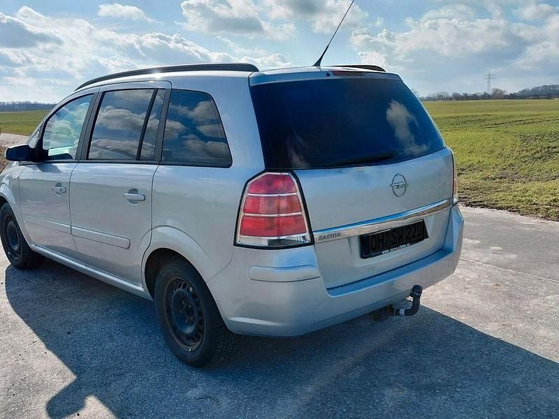 Gebraucht Opel Zafira 140 PS (102 kW) 2006 Silber Van / Kleinbus