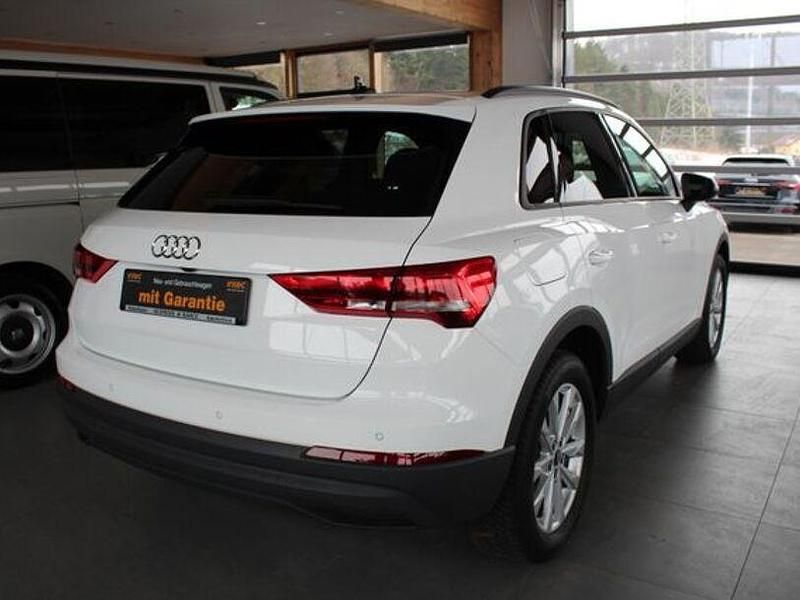 Gebraucht Audi Q3 Basis 150 PS (110 kW) 2022 Weiß SUV
