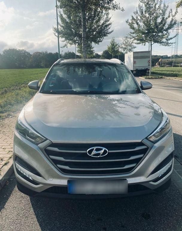 Beige Gebraucht 2018 Hyundai Tucson Trend SUV | 14.800 € (Guter Preis) - Bild 1/4