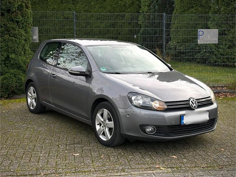Grau Gebraucht 2011 VW Golf VI Kleinwagen | 4.500 € (Guter Preis) - Bild 1/4