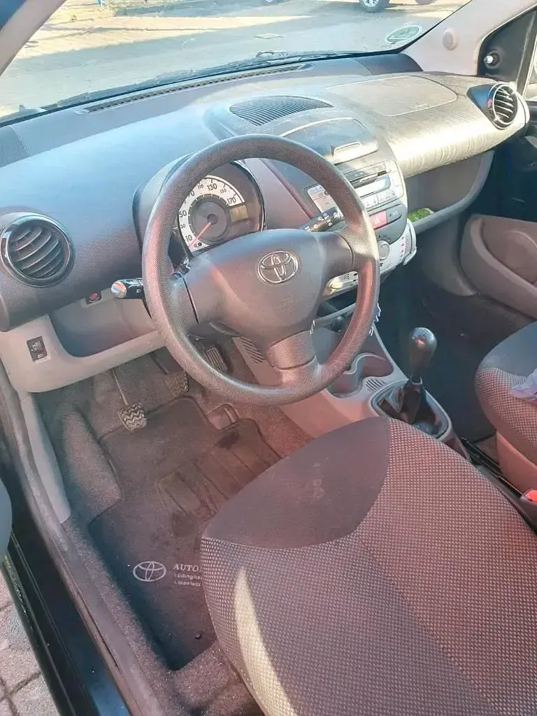 Używany Toyota Aygo 68 KM (50 kW) 2012 Niebieski Hatchback