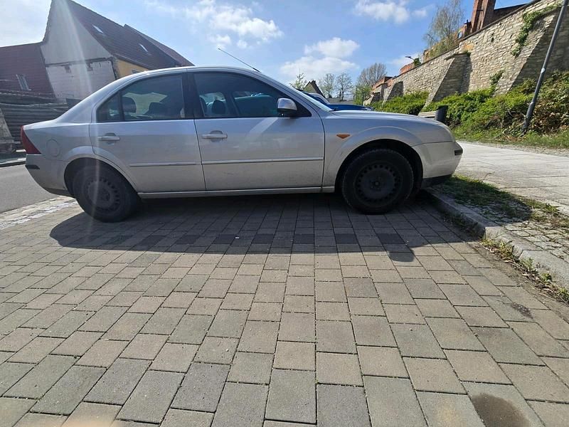 Brugt Ford Mondeo 125 HK (91 kW) 2001 Sølv Sedan