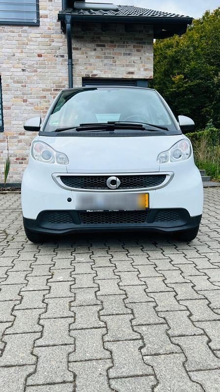 Weiß Gebraucht 2012 Smart ForTwo Coupé Pure Coupé | 5.500 € (Fairer Preis) - Bild 1/4