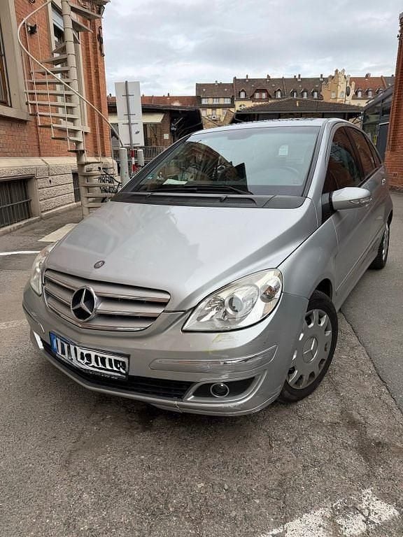 Gebraucht Mercedes B200 136 PS (100 kW) 2006 Silber Van / Kleinbus