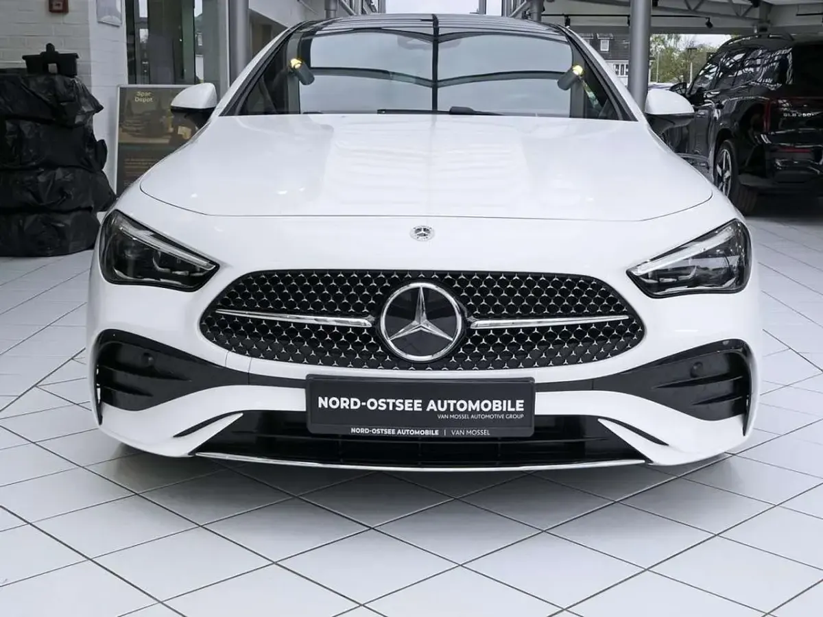 Gebraucht Mercedes CLE200 AMG 204 PS (150 kW) 2025 Polarweiß uni Coupé