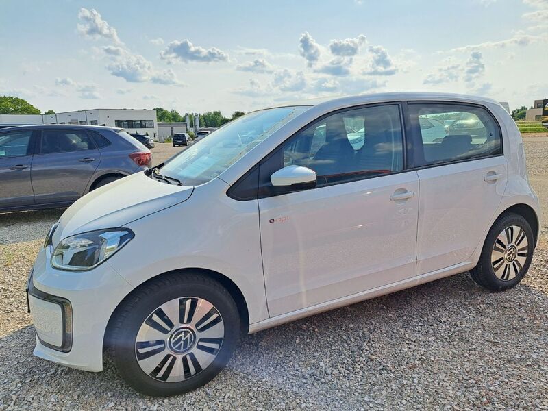 Second-hand VW e-up! Edition 61 kW (83 CP) 2022 Negru Hatchback