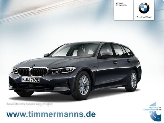Grau Gebraucht 2022 BMW 330e M Sport Kombi | 31.530 € (Superpreis) - Bild 1/4