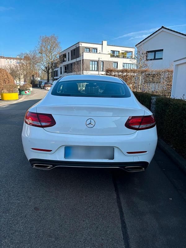 Gebraucht Mercedes C200 184 PS (135 kW) 2016 Weiß Coupé