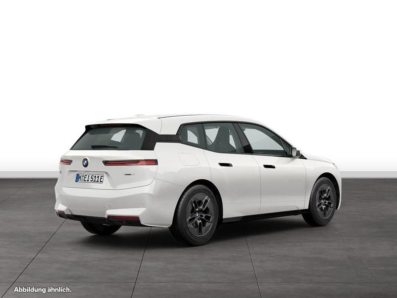 Gebraucht BMW iX 300 kW (408 PS) 2025 Weiß SUV