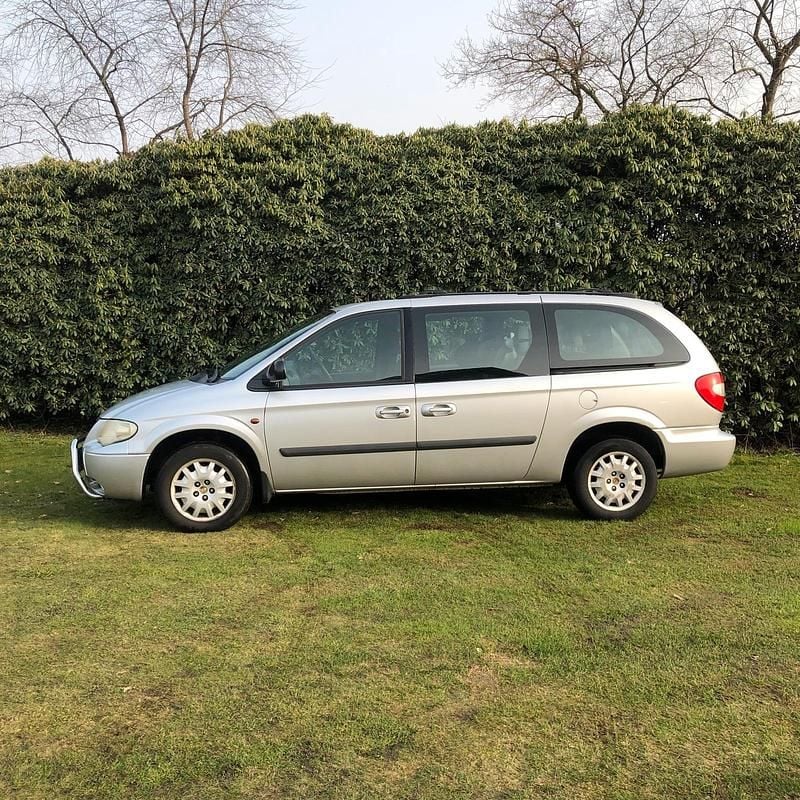 Gebraucht Chrysler Voyager 150 PS (110 kW) 2004 Silber Van / Kleinbus