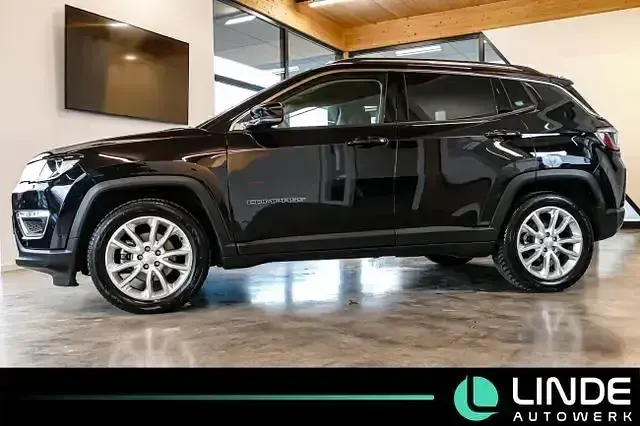 Gebraucht Jeep Compass Limited 150 PS (110 kW) 2020 Schwarz SUV