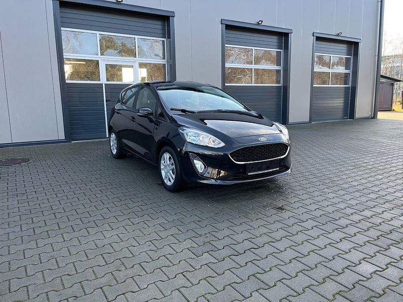 Gebraucht Ford Fiesta Cool & Connect 86 PS (63 kW) 2018 Schwarz Limousine