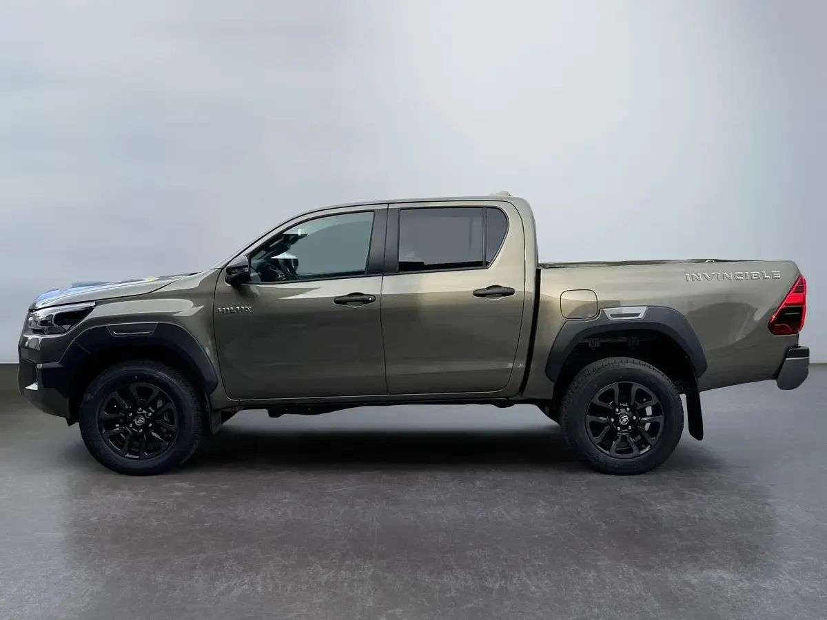 Neu Toyota HiLux 204 PS (150 kW) 2026 Bronze metallic Pickup