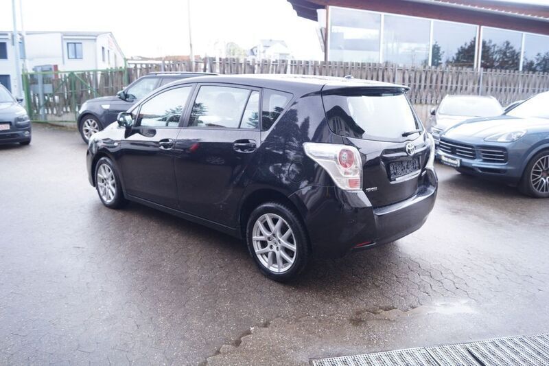 Gebraucht Toyota Verso Life 150 PS (110 kW) 2010 Schwarz Van / Kleinbus