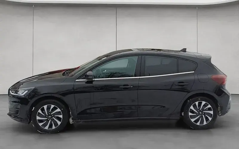 Neu Ford Focus Titanium 155 PS (114 kW) 2025 Schwarz Limousine
