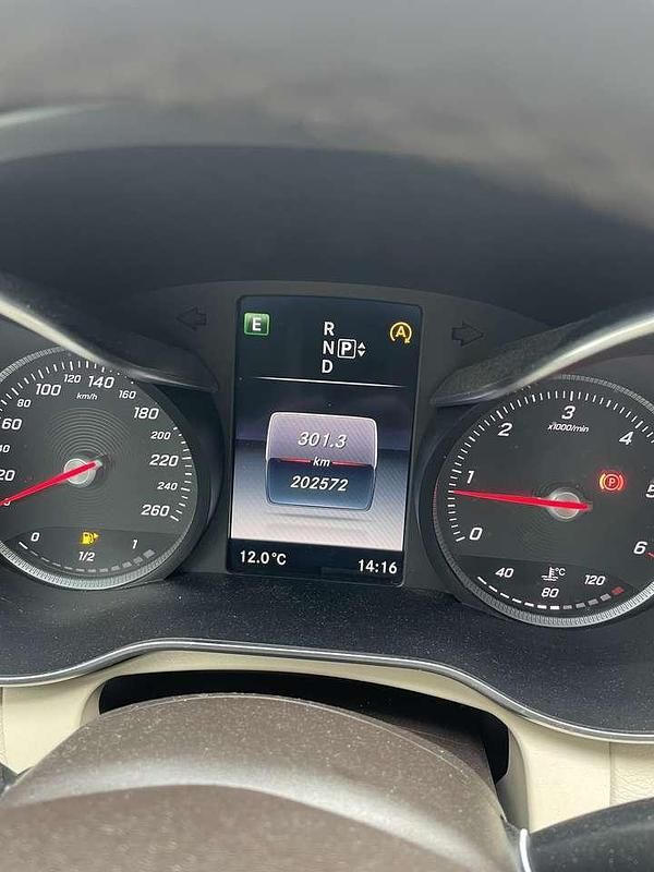 Gebraucht Mercedes C250 204 PS (150 kW) 2015 Limousine