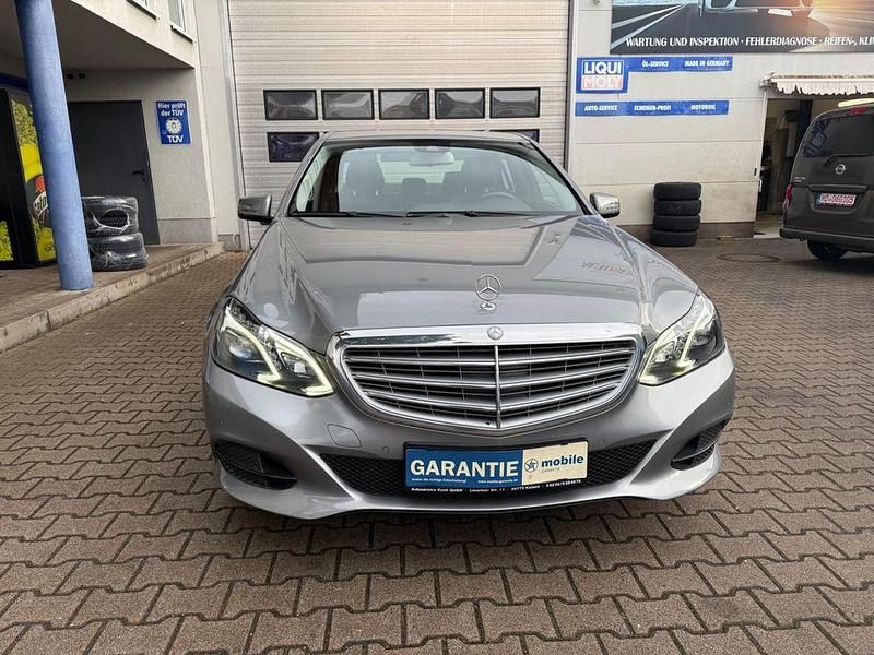 Gebraucht Mercedes E400 333 PS (244 kW) 2013 Palladiumsilber Limousine