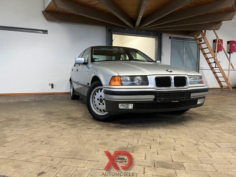 Silber Gebraucht 1996 BMW 320 Limousine | 7.900 € (Teuer) - Bild 1/4