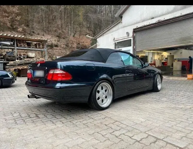 Gebraucht Mercedes CLK230 193 PS (141 kW) 2000 Blau Cabrio