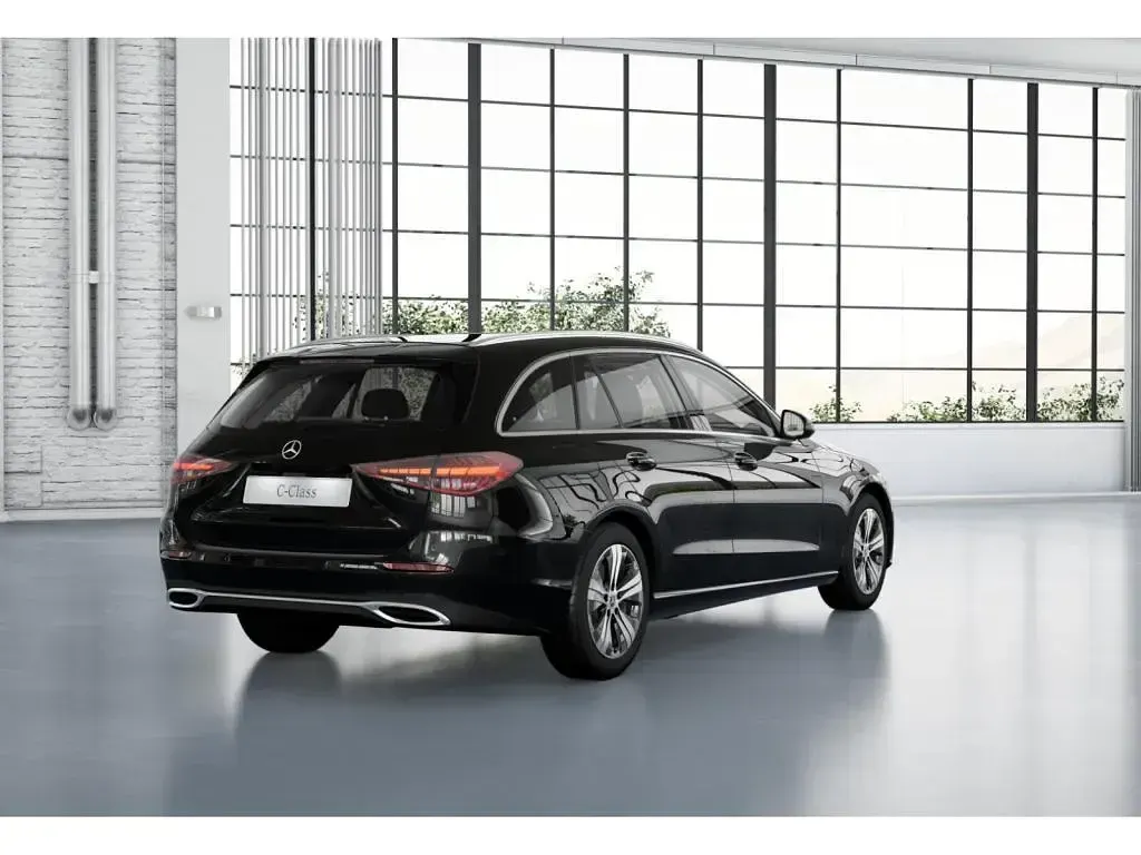 Gebraucht Mercedes C300 Avantgarde 286 PS (210 kW) 2022 Obsidianschwarz Kombi