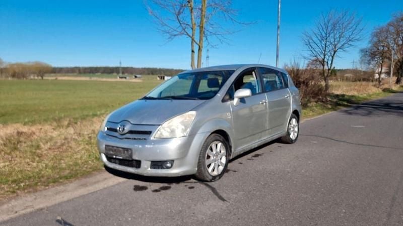 Gebraucht Toyota Corolla Verso 129 PS (94 kW) 2005 Silber Van / Kleinbus