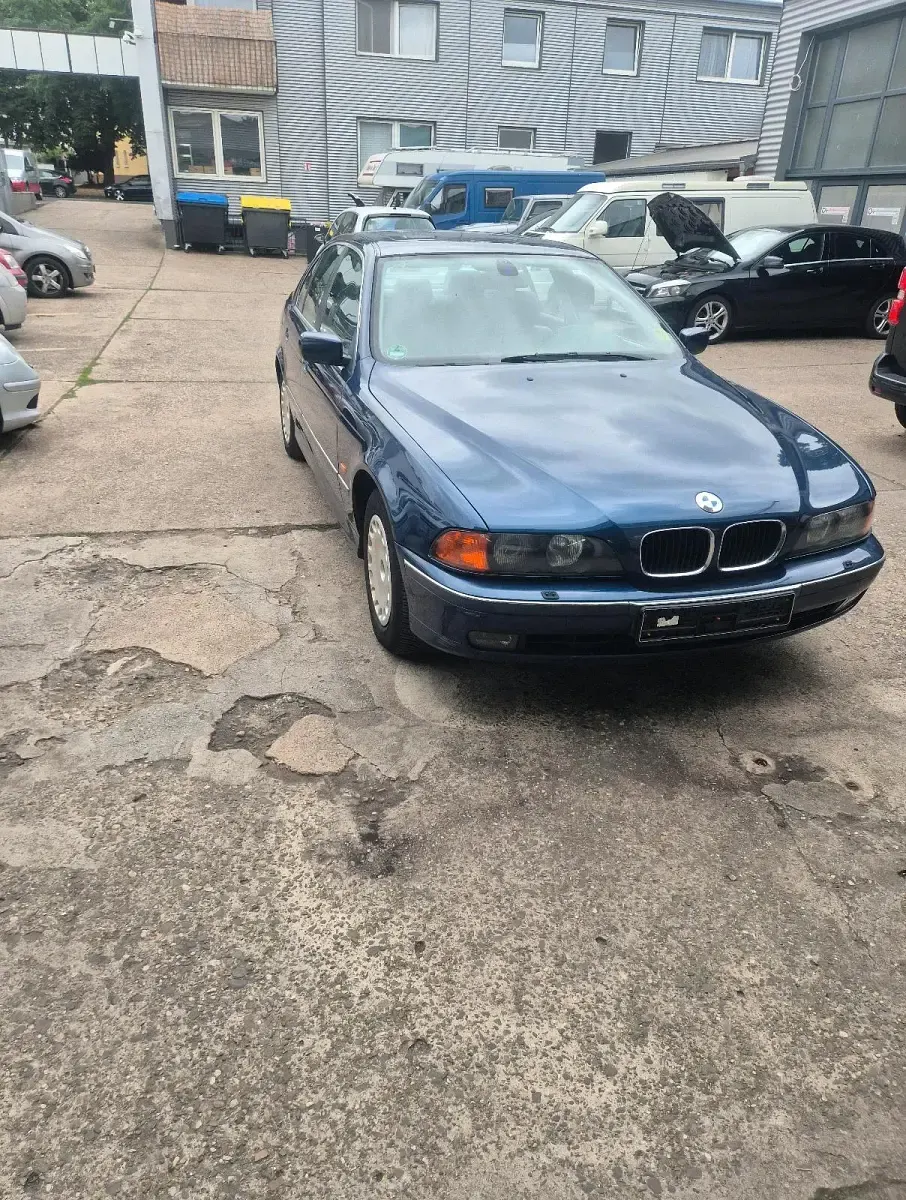 Gebraucht BMW 523 170 PS (125 kW) 1999 Blau Limousine