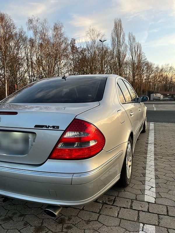 Gebraucht Mercedes E240 177 PS (130 kW) 2002 Silber Limousine