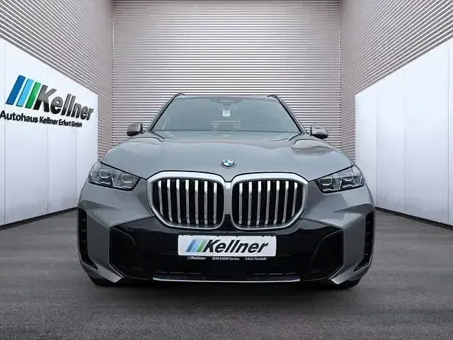 Gebraucht BMW X5 M Sport 298 PS (219 kW) 2025 Grau SUV