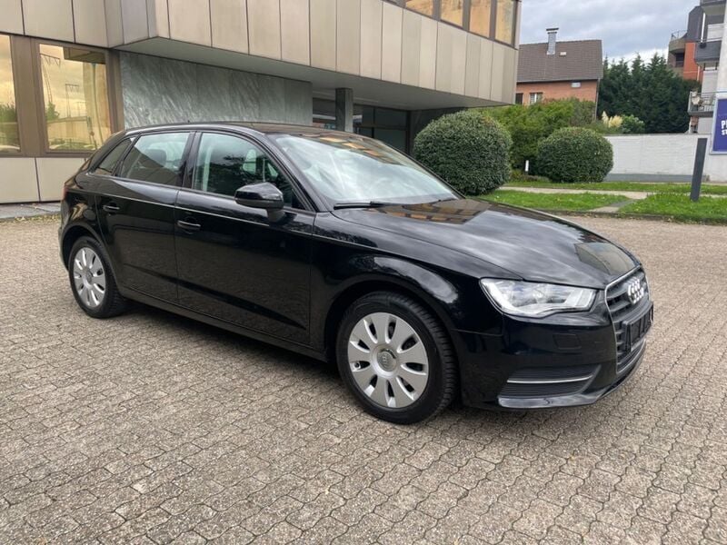 Gebraucht Audi A3 Sportback Ambiente 122 PS (89 kW) 2013 Schwarz Kleinwagen