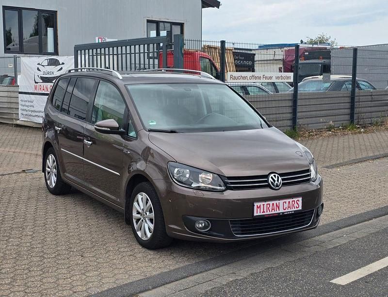 Braun Gebraucht 2012 VW Touran Highline Van / Kleinbus | 7.800 € (Fairer Preis) - Bild 1/4