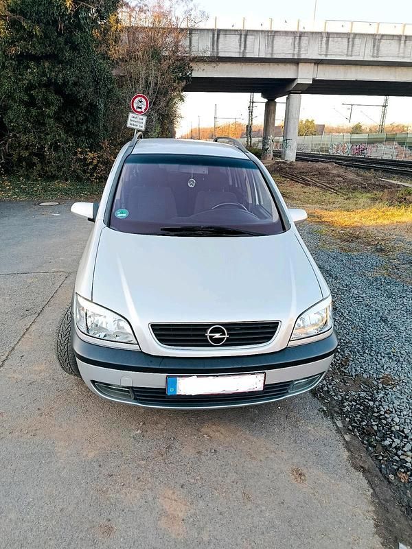 Silber Gebraucht 2001 Opel Zafira Van / Kleinbus | 1.750 € (Fairer Preis) - Bild 1/4