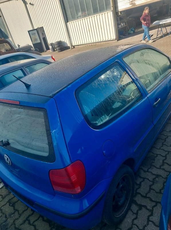 Gebraucht VW Polo 55 PS (40 kW) 1999 Blau Kleinwagen