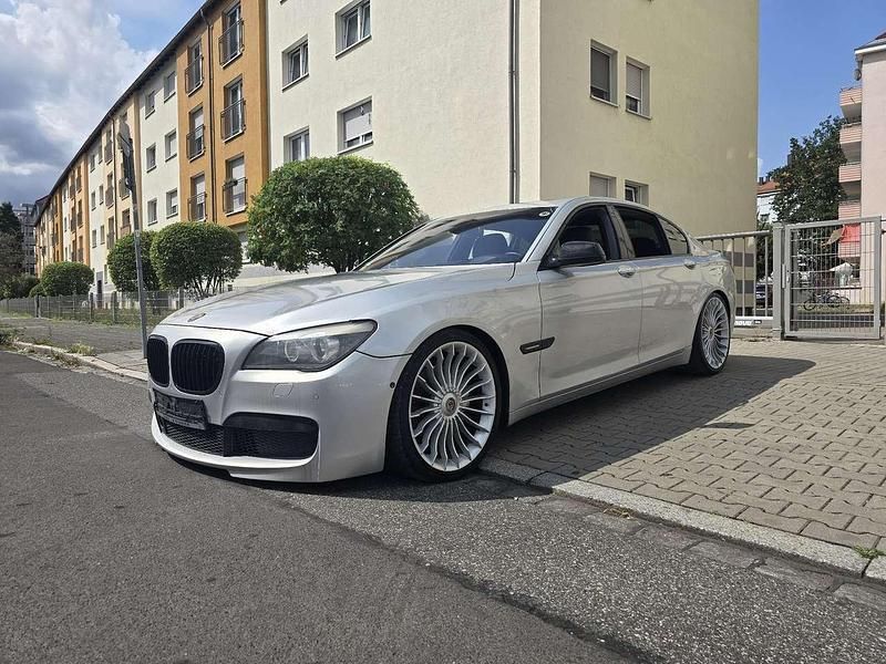 Titansilber metallic Gebraucht 2008 BMW 730 Shadowline Limousine | 16.500 € (Etwas zu teuer) - Bild 1/4