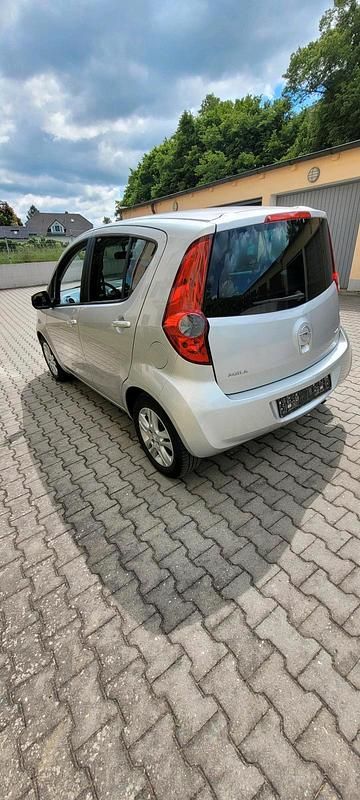 Gebraucht Opel Agila 68 PS (50 kW) 2011 Silber Kleinwagen