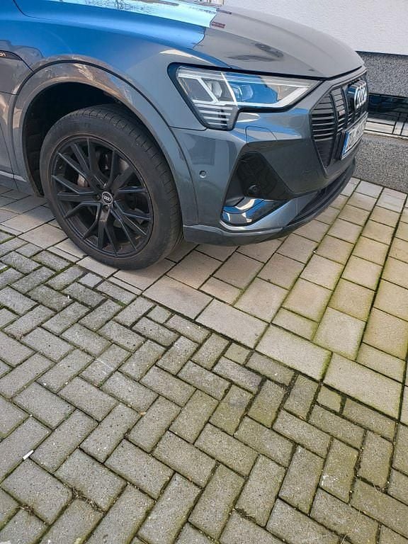 Gebraucht Audi e-tron S-Line 300 kW (408 PS) 2021 Grau SUV