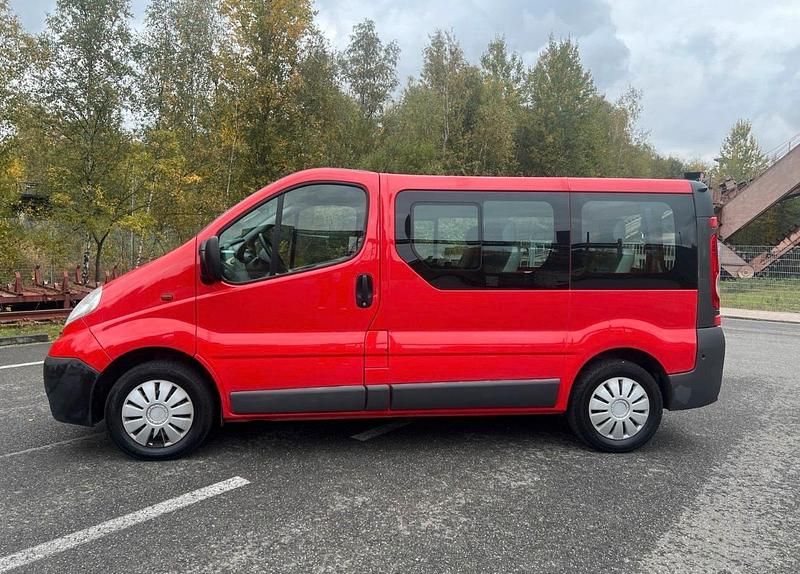 Gebraucht Opel Vivaro 90 PS (66 kW) 2014 Rot Van / Kleinbus