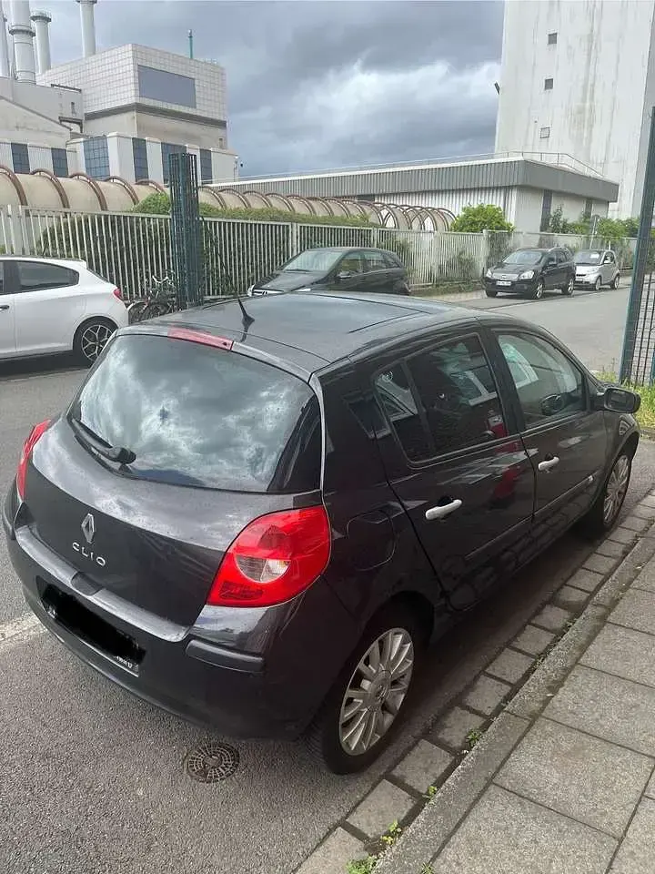 Gebraucht Renault Clio II Initiale 111 PS (81 kW) 2007 Limousine