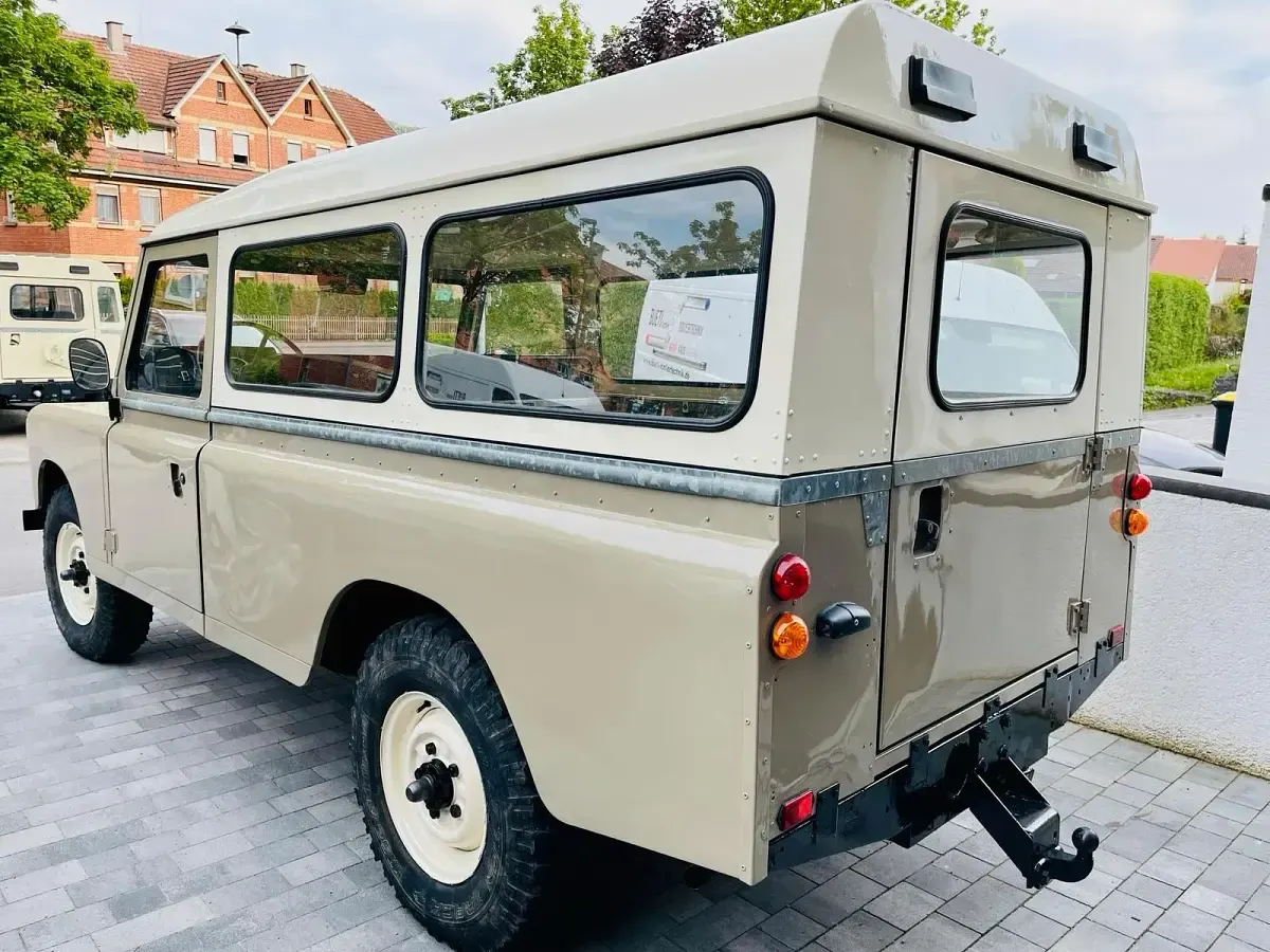 Gebraucht Land Rover 3 63 PS (46 kW) 1985 Beige SUV