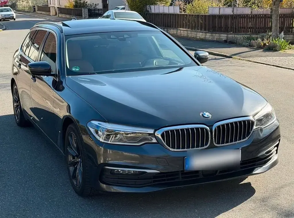 Gebraucht BMW 530 265 PS (194 kW) 2019 Grau Kombi
