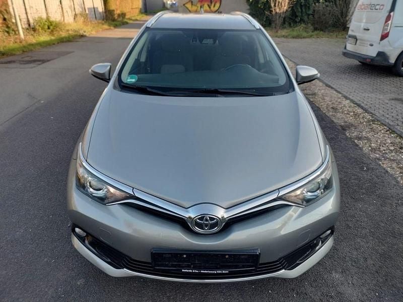 Grau Gebraucht 2016 Toyota Auris Touring Sports Edition-S Kombi | 6.500 € (Superpreis) - Bild 1/4