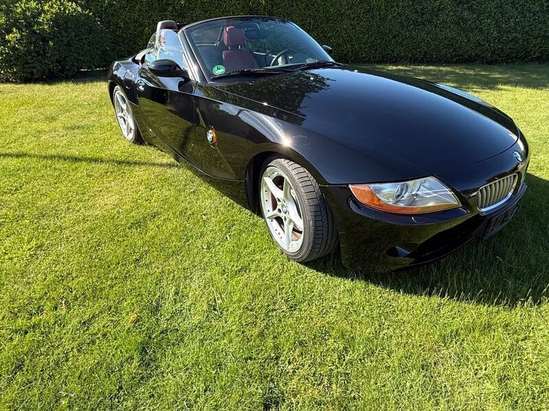 Schwarz Gebraucht 2004 BMW Z4 Basis Cabrio | 16.500 € (Etwas zu teuer) - Bild 1/4