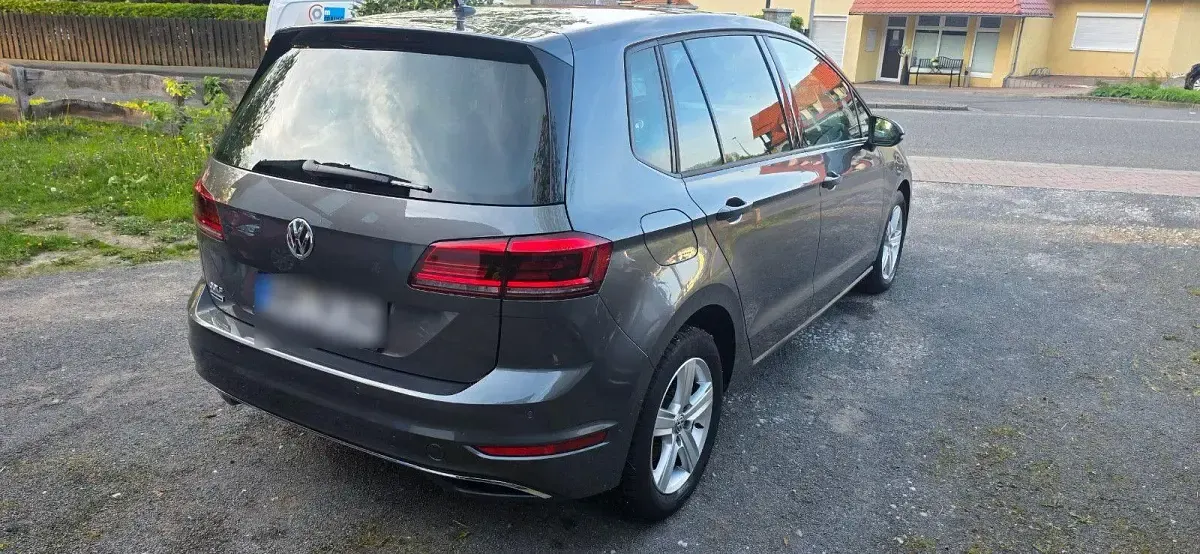 Gebraucht VW Golf Sportsvan Join 116 PS (85 kW) 2018 Grau Van / Kleinbus