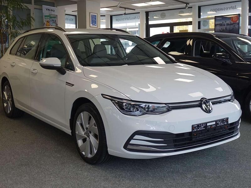 Pure white Gebraucht 2022 VW Golf VIII Style Kombi | 21.999 € (Fairer Preis) - Bild 1/4
